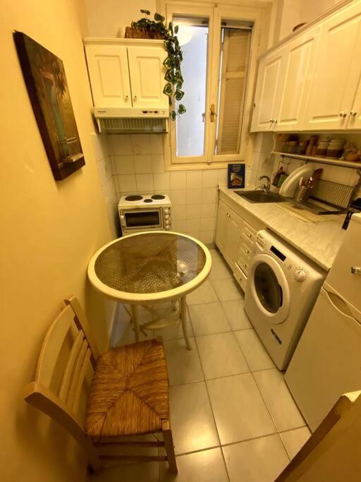 Appartamento Cute 2Bdrm In Salonica Center Esterno foto
